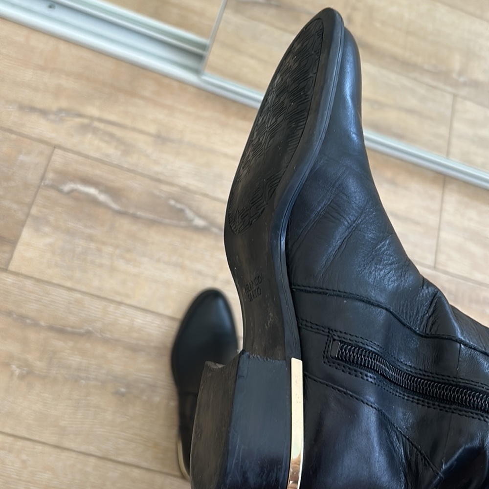 Size 7 black Franco Sarto boots with gold trims zipper on side - Picture 4 of 5